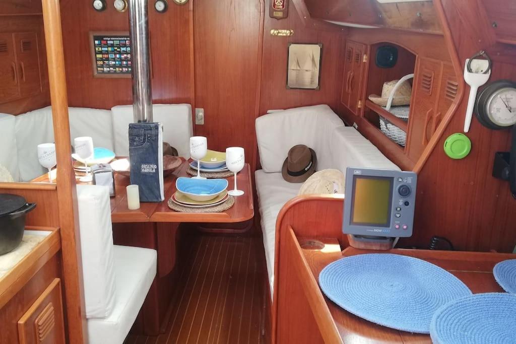 Boat-Apartamento Flotante Cadiz.. La Juanita Arroyo Ngoại thất bức ảnh