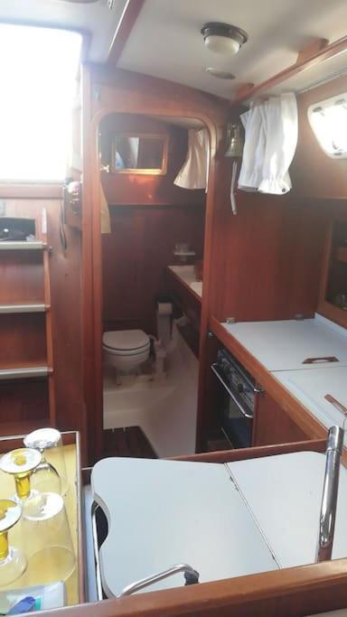 Boat-Apartamento Flotante Cadiz.. La Juanita Arroyo Ngoại thất bức ảnh